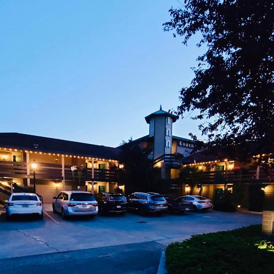 Coachman Inn Oak Harbor Esterno foto