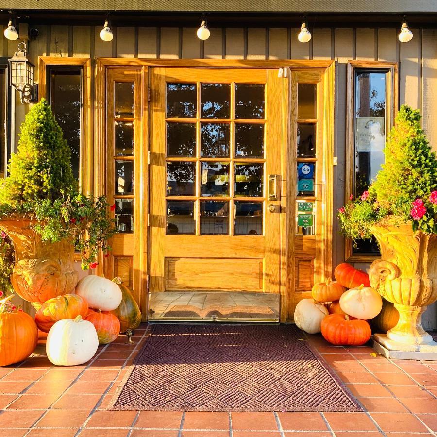 Coachman Inn Oak Harbor Esterno foto
