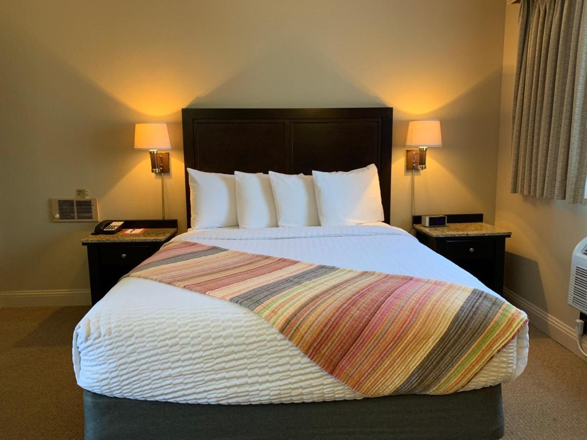 Coachman Inn Oak Harbor Esterno foto