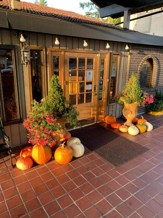 Coachman Inn Oak Harbor Esterno foto