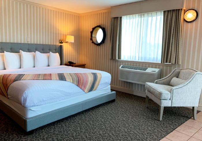 Coachman Inn Oak Harbor Esterno foto