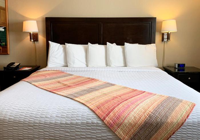 Coachman Inn Oak Harbor Esterno foto