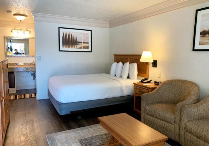 Coachman Inn Oak Harbor Esterno foto
